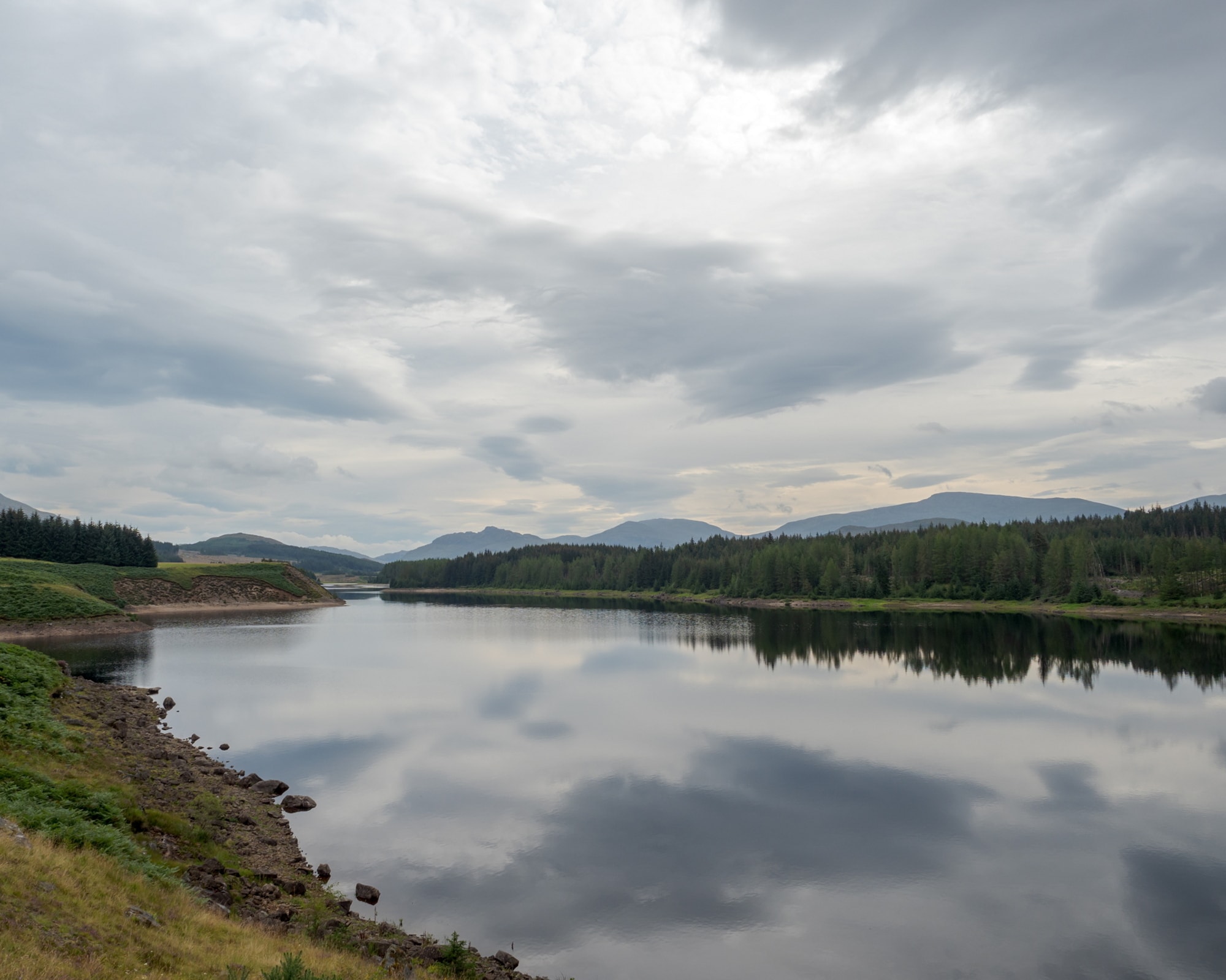Wolken in Loch Cluanie 20190824 113923 Skye