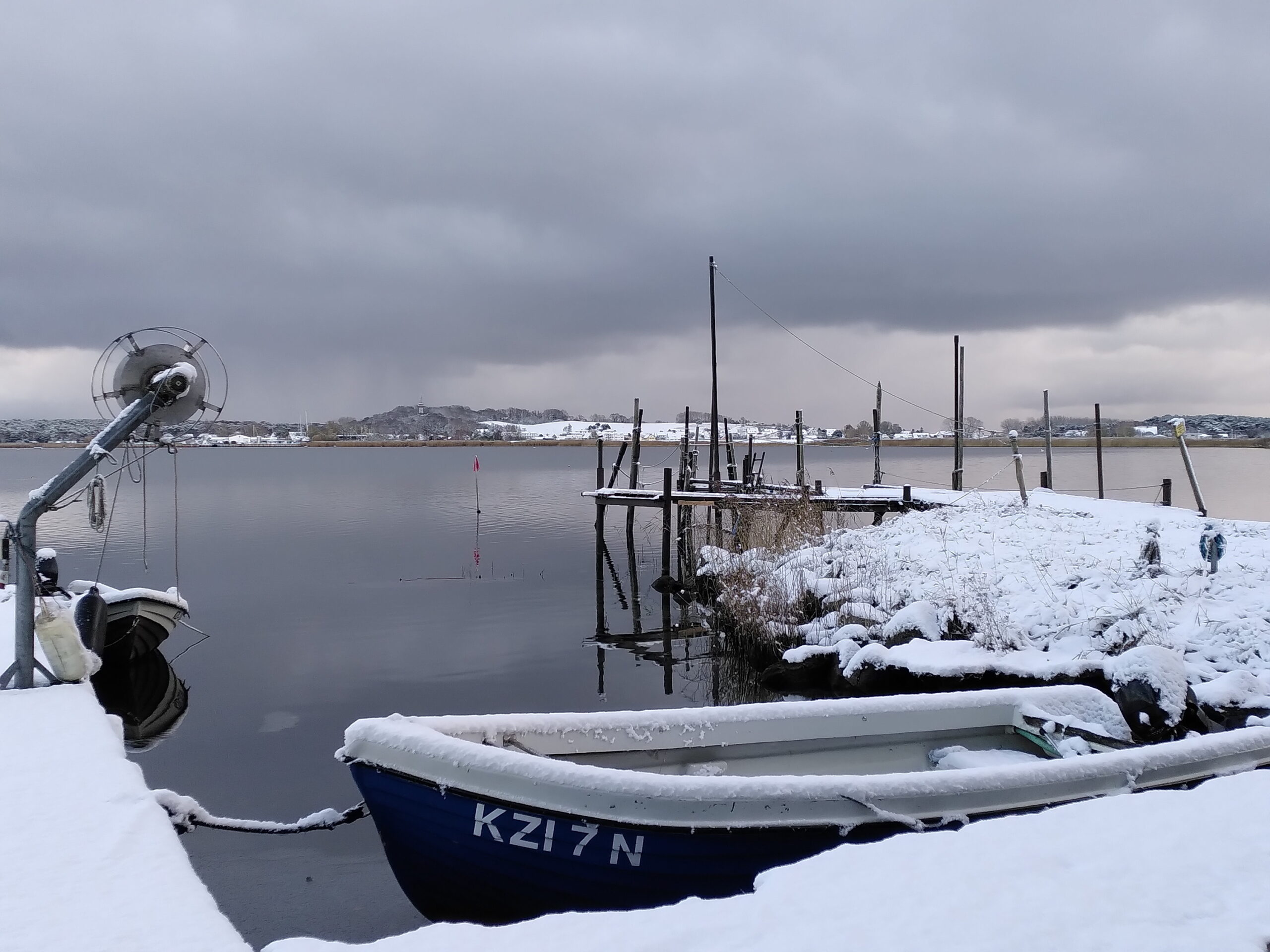 Winterlicher Hafen 20221208 135524 Ruegen scaled