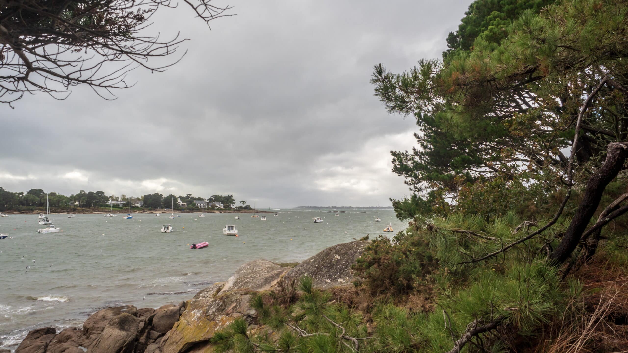 Bretonisches Wetter 20231018 161100 Concarneau scaled